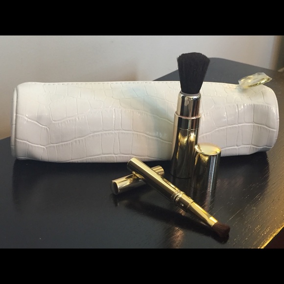 Estée Lauder - Picture 1 of 4